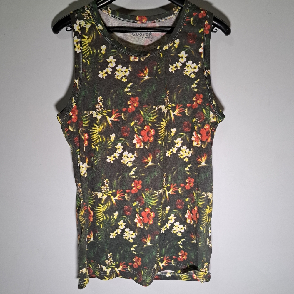 3/$15 Custer floral muscle shirt size medium